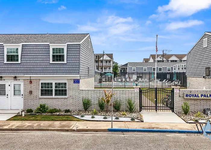1br With Pool Access, Steps From The Perfect For Family Getaways! *